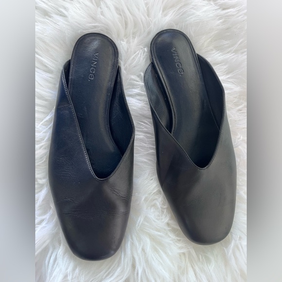 Vince Shoes V-Cut Black Leather Slip-On Mules Size: 6 - Picture 3 of 12